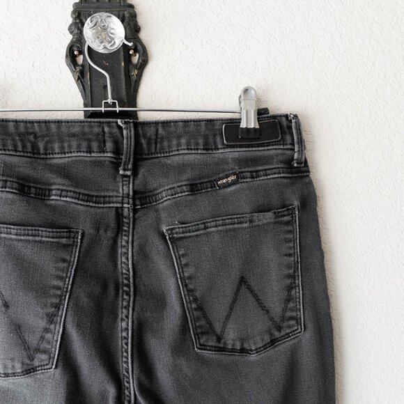 Wrangler High Rise Bold Boot Jeans Sz 12 Vintage Black Wash Distressed Denim - Picture 6 of 6